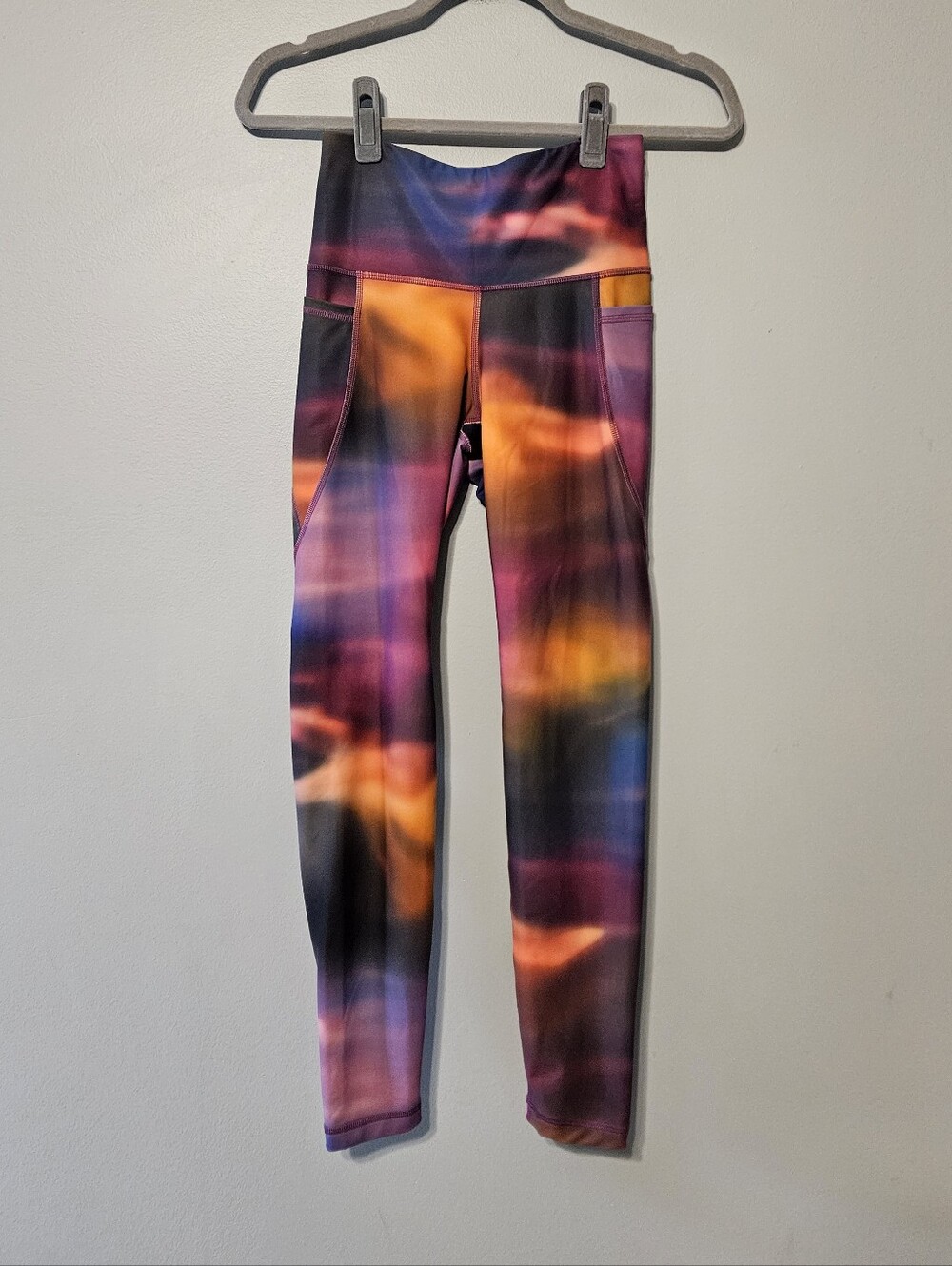 Old Navy Multicolor Sunset-Print Leggings with Side Pockets